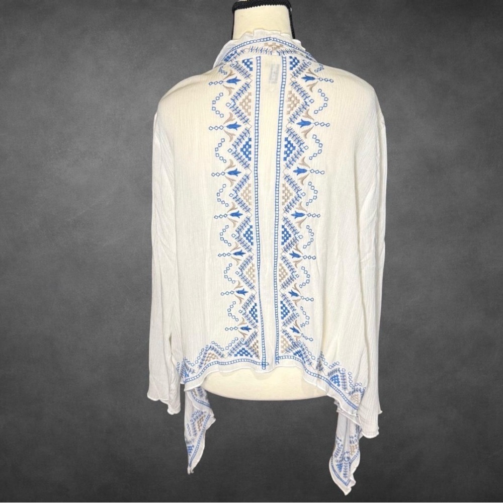 Embroidered‎ Open Front White Cardigan - Picture 3 of 8